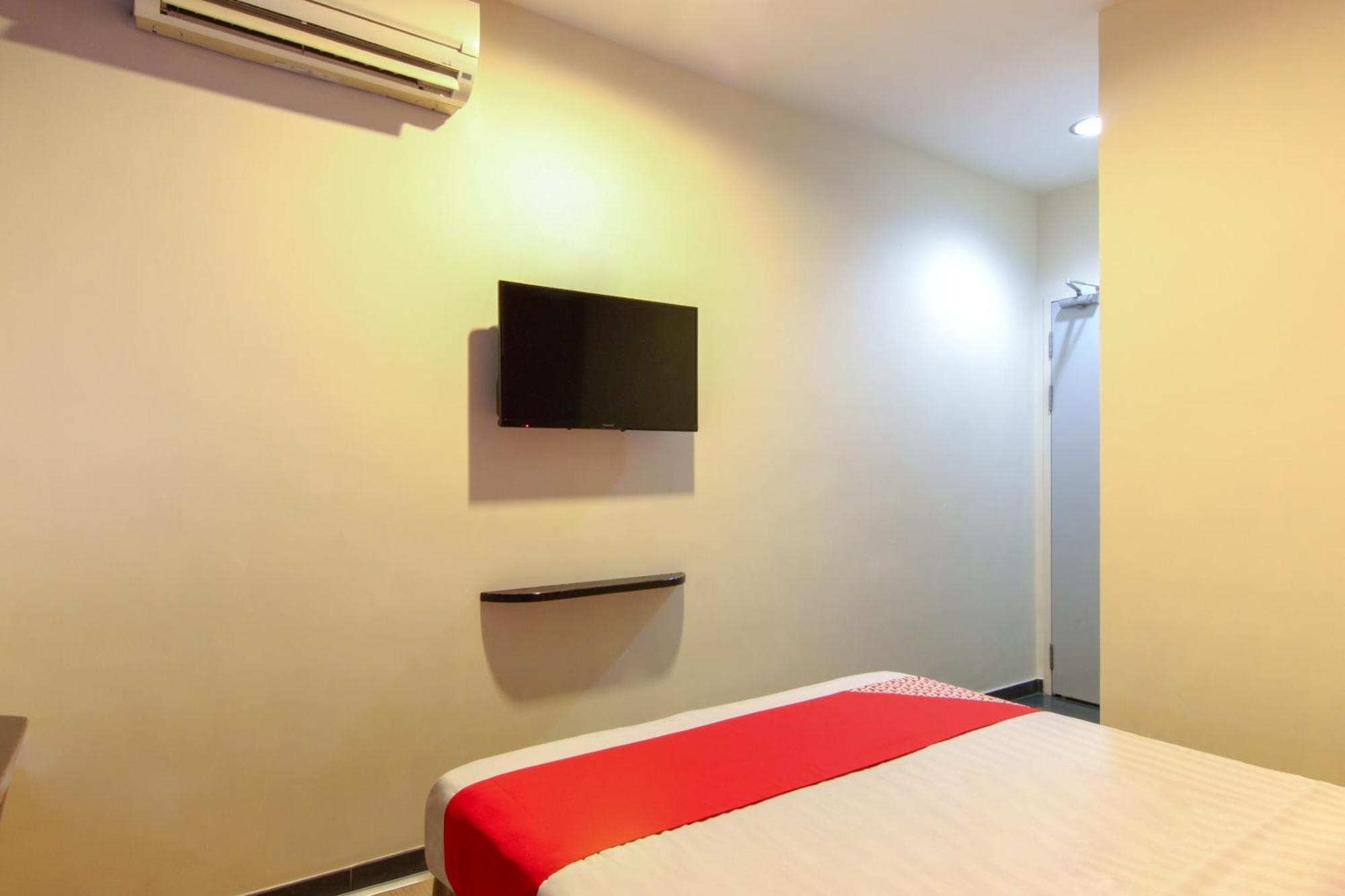 Super Oyo 43930 Hotel Esplanade SDK Dış mekan fotoğraf