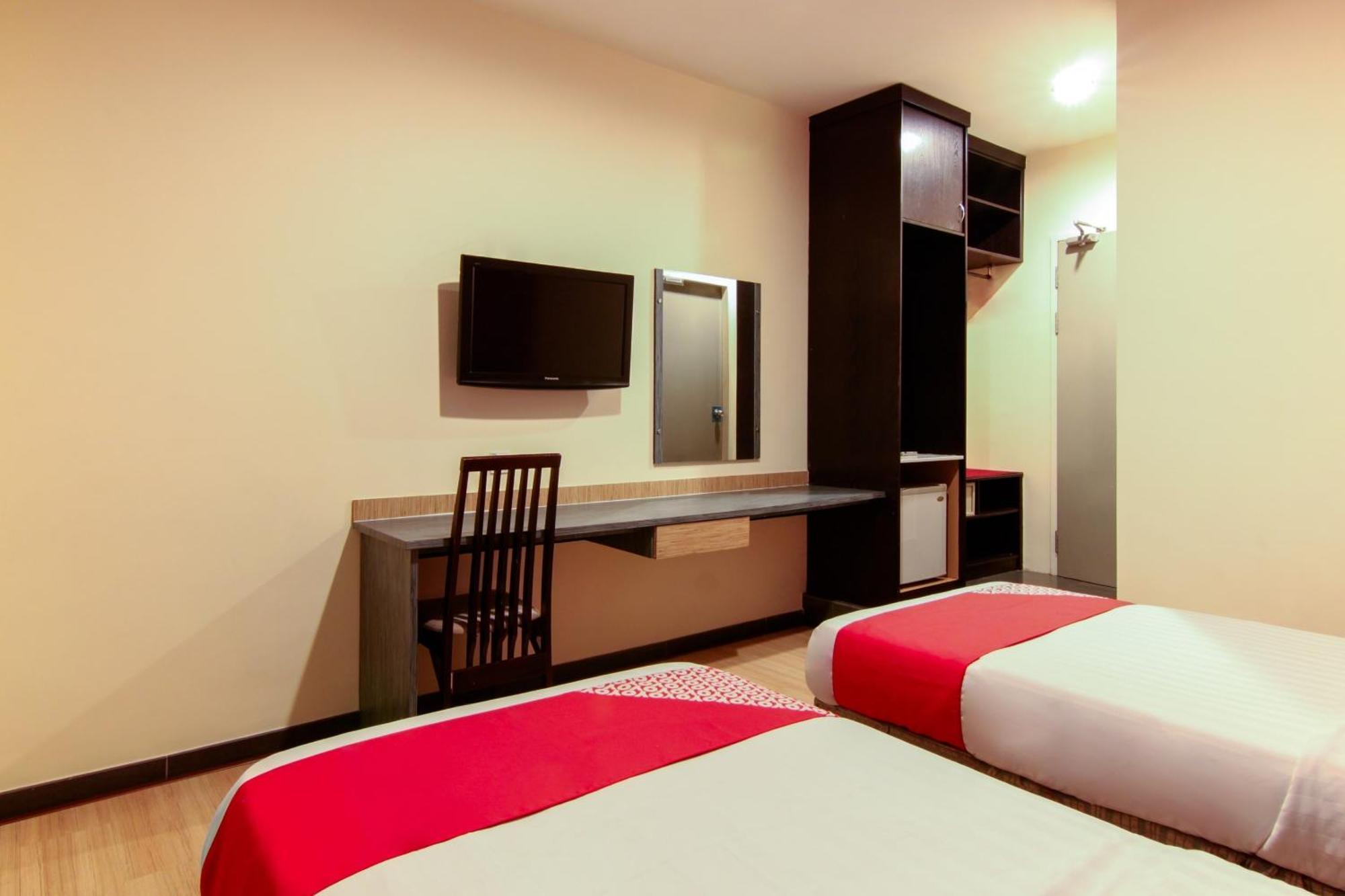 Super Oyo 43930 Hotel Esplanade SDK Dış mekan fotoğraf